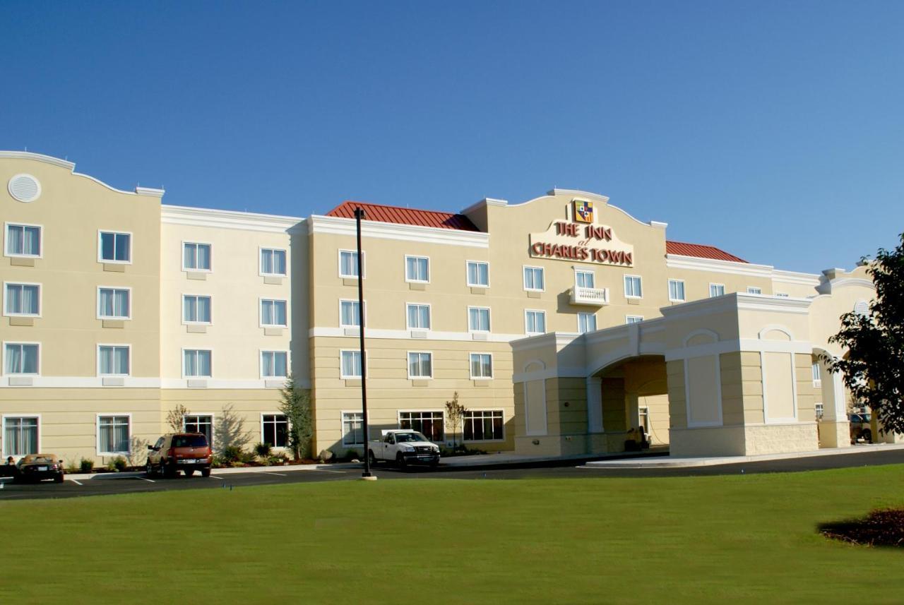 The Inn At Charles Town / Hollywood Casino Екстериор снимка