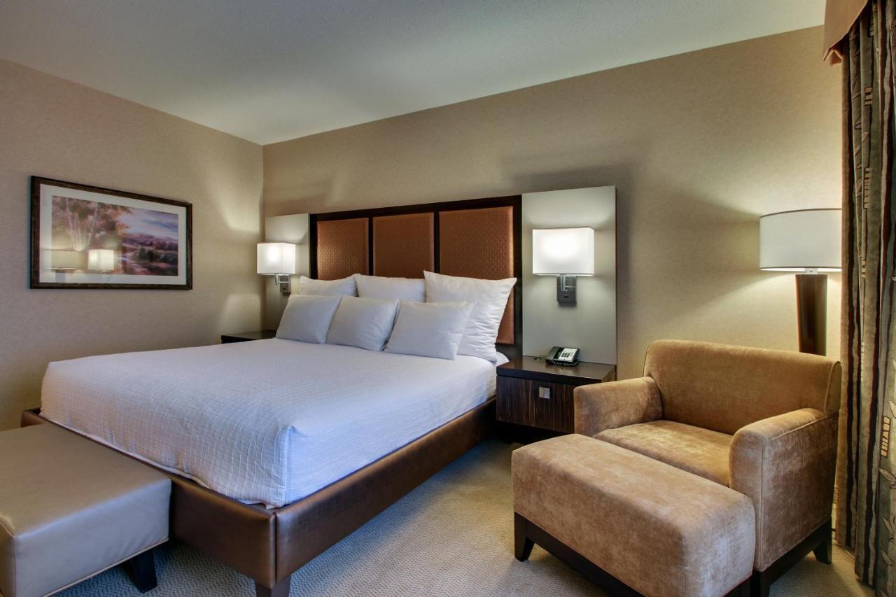 The Inn At Charles Town / Hollywood Casino Екстериор снимка