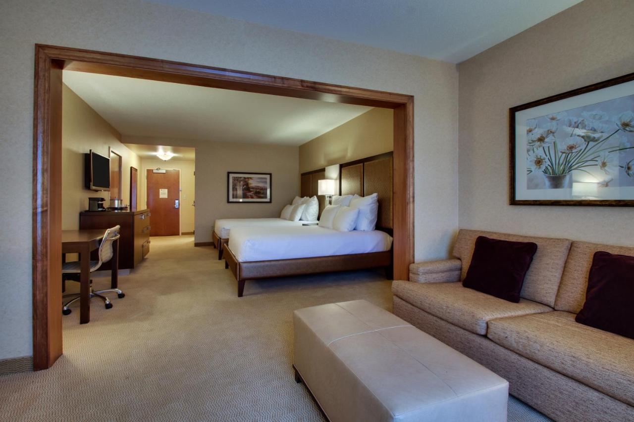 The Inn At Charles Town / Hollywood Casino Екстериор снимка