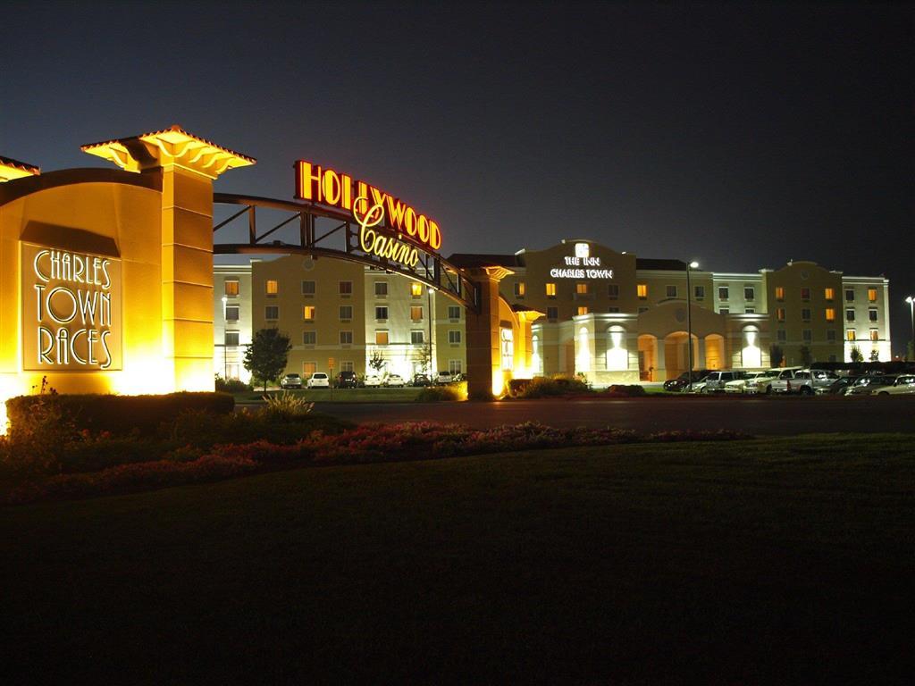 The Inn At Charles Town / Hollywood Casino Екстериор снимка